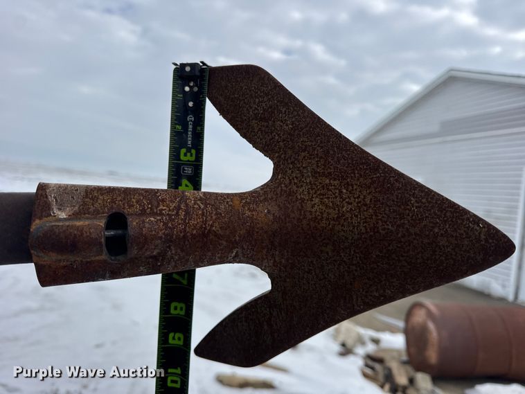 image for item EF2389 2010 John Deere 2210 field cultivator