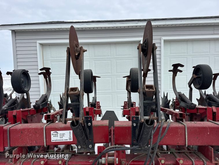 image for item EF2391 J.I. Case 183 row crop cultivator