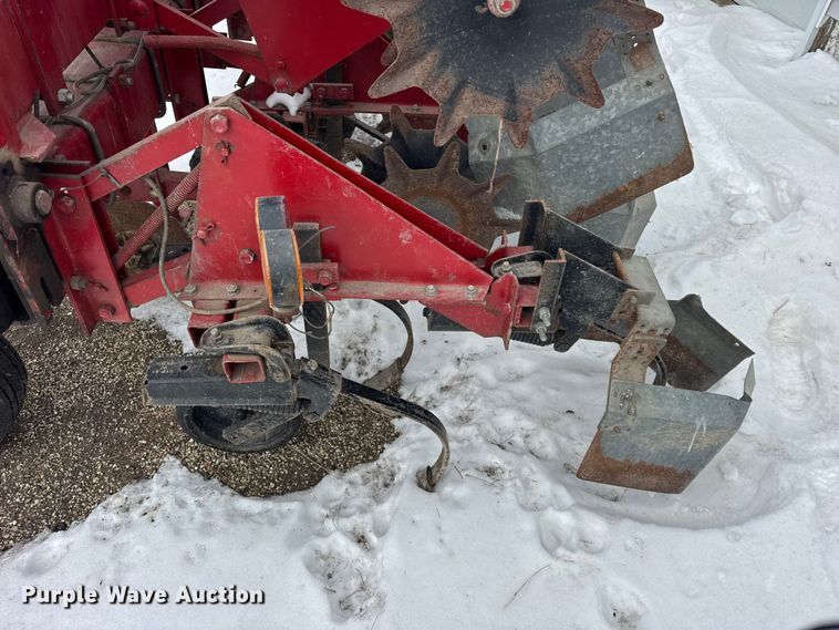 image for item EF2391 J.I. Case 183 row crop cultivator