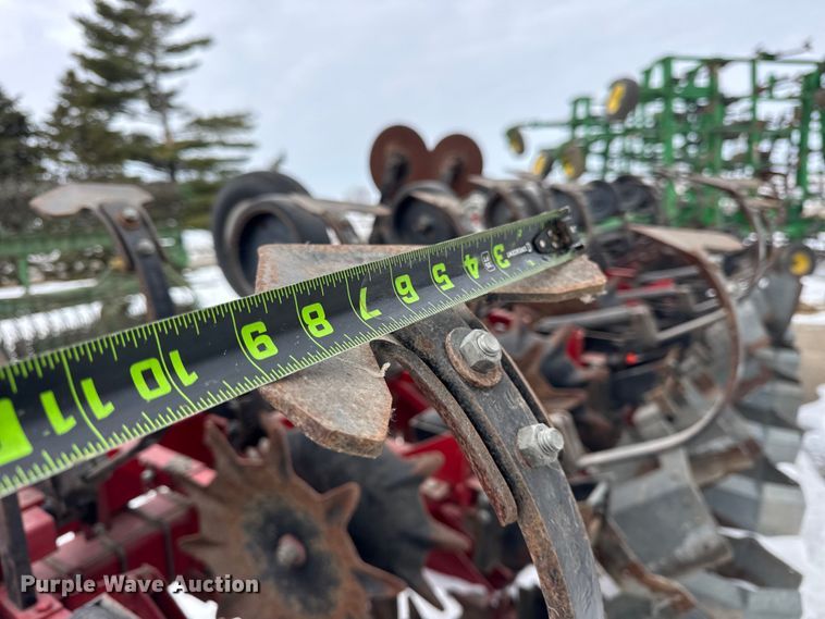 image for item EF2391 J.I. Case 183 row crop cultivator