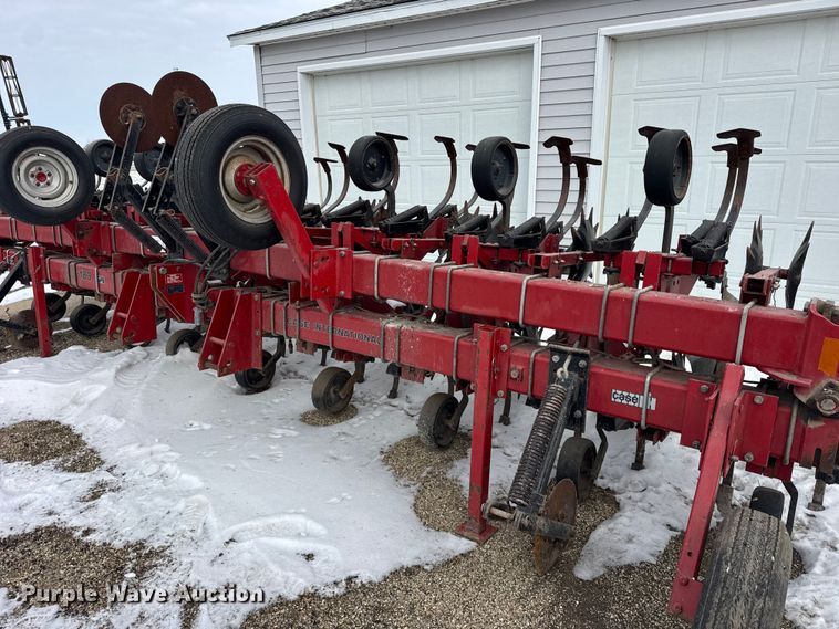 image for item EF2391 J.I. Case 183 row crop cultivator