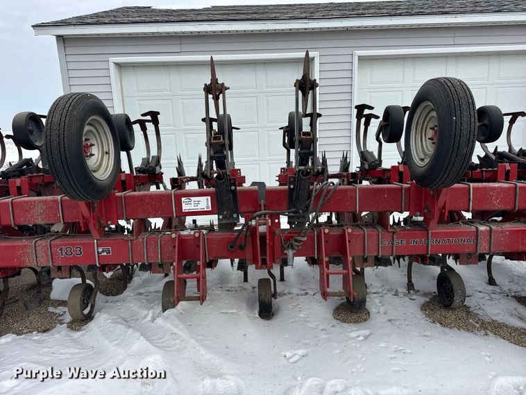 image for item EF2391 J.I. Case 183 row crop cultivator