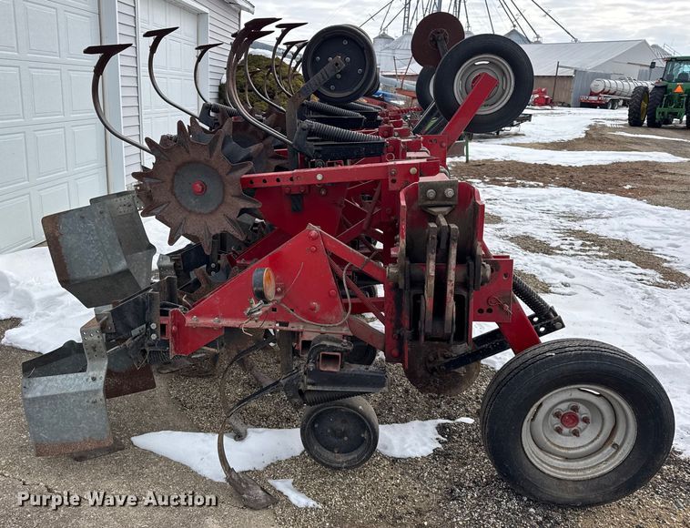 image for item EF2391 J.I. Case 183 row crop cultivator