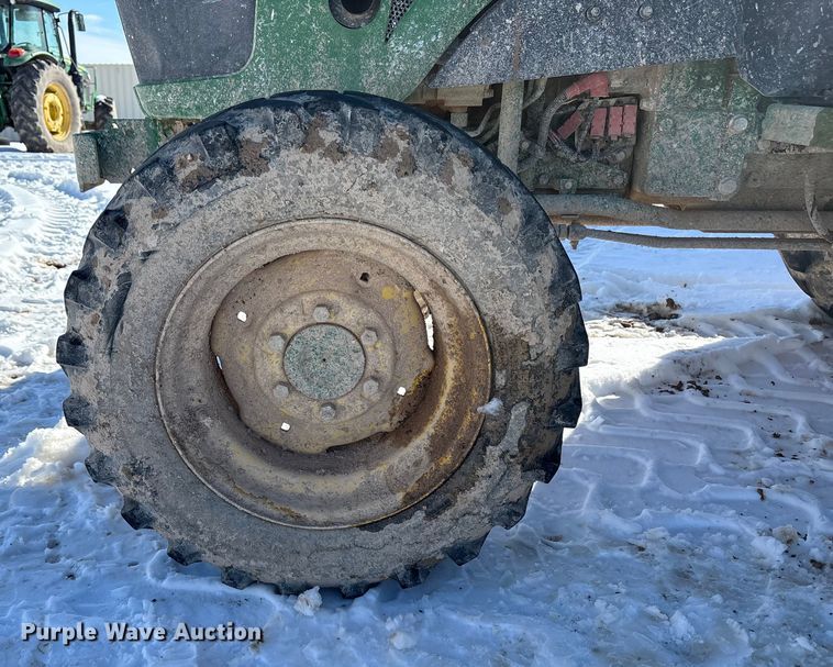 image for item EF6312 2019 John Deere 4044M MFWD tractor