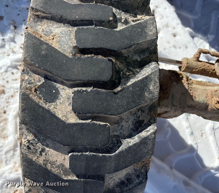 image for item EF6312 2019 John Deere 4044M MFWD tractor