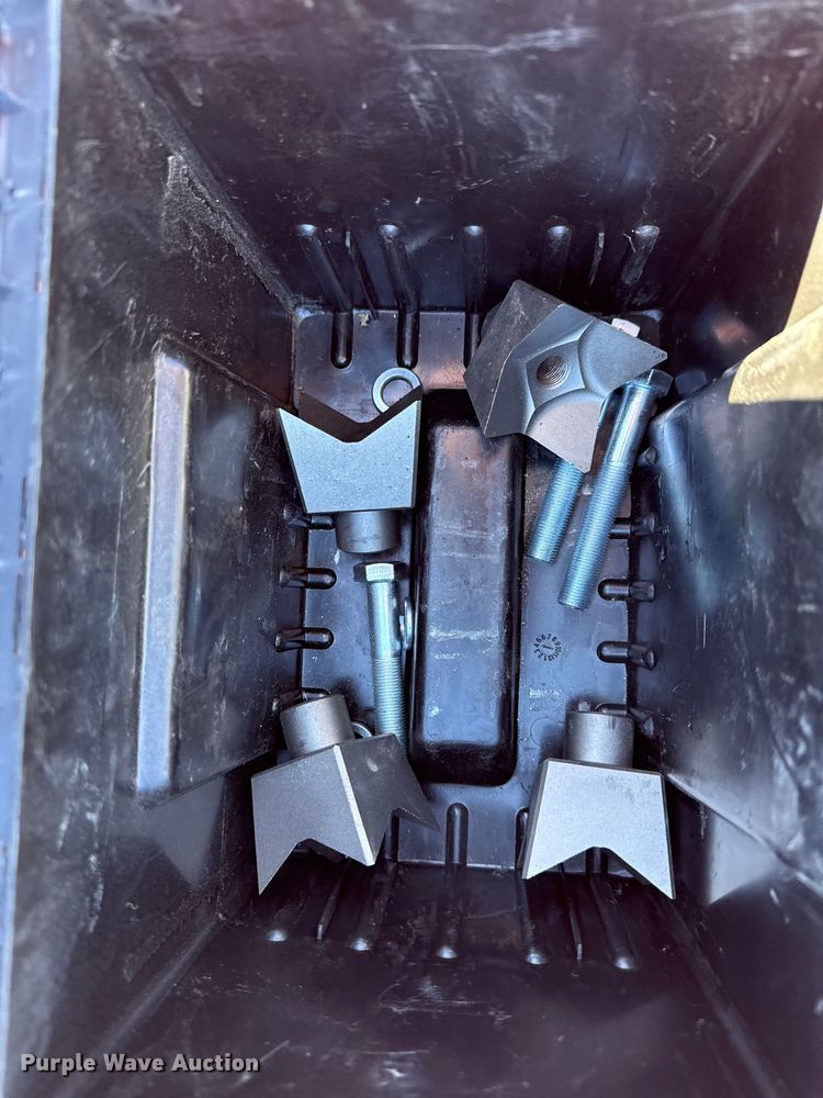 image for item EN0290 2025 Raytree RMBD72S skid steer mulcher