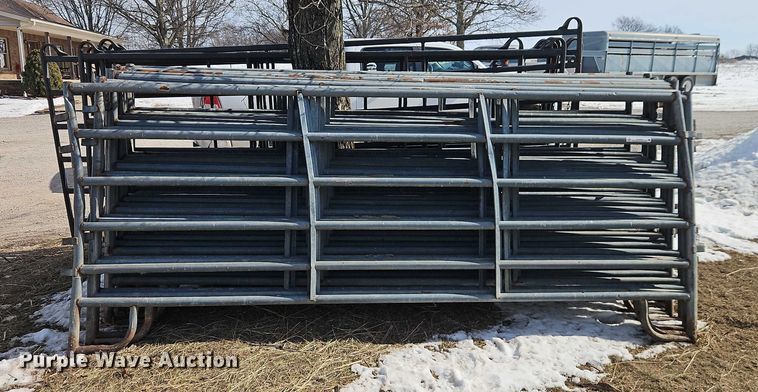 image for item EO4972 (19) livestock panels