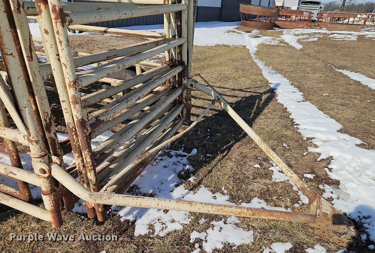 image for item EO4974 Wilson MRG portable corral