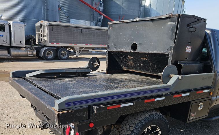 image for item EO4975 Bester Industries  3100 hydraulic bale bed