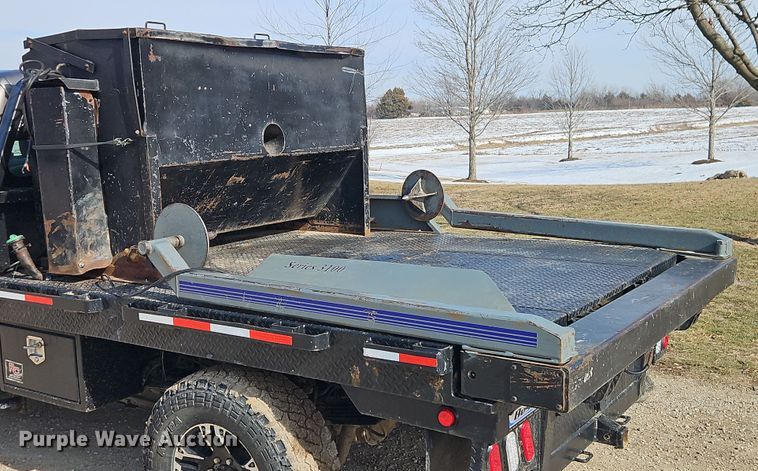 image for item EO4975 Bester Industries  3100 hydraulic bale bed