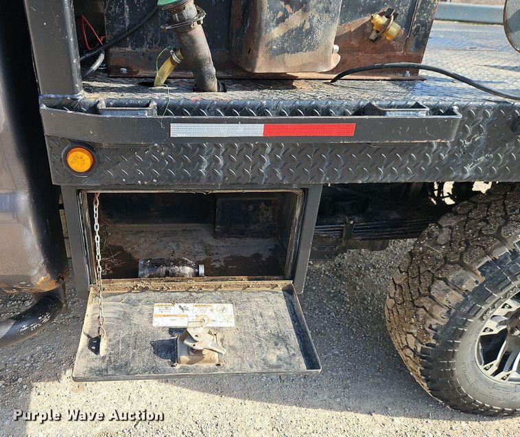 image for item EO4975 Bester Industries  3100 hydraulic bale bed