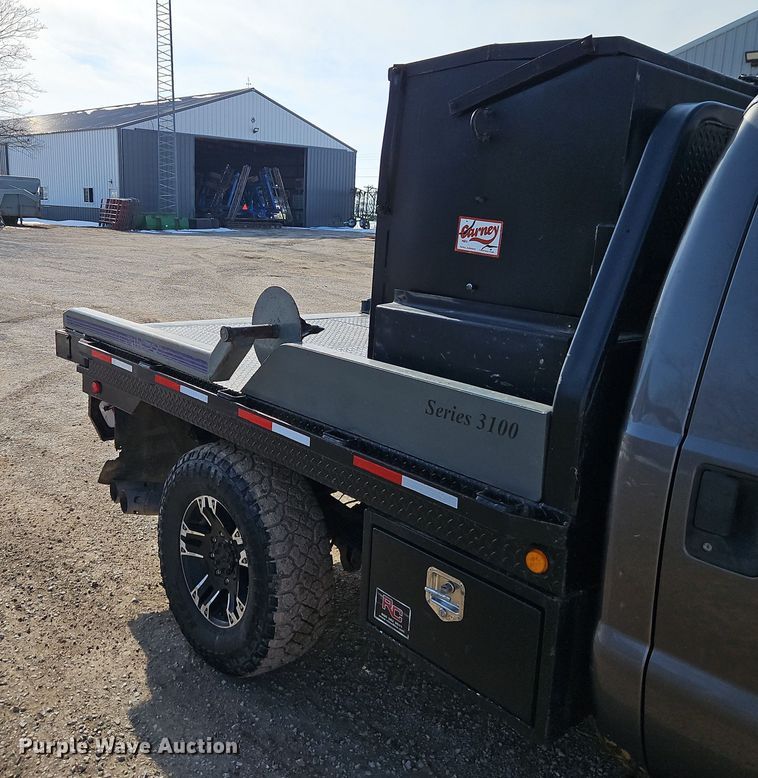 image for item EO4975 Bester Industries  3100 hydraulic bale bed