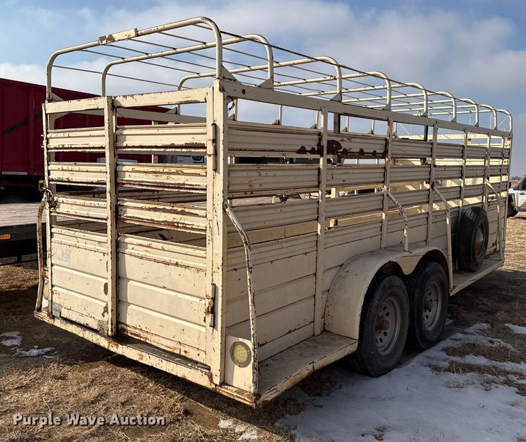 image for item EP2873 1979 W-W livestock trailer
