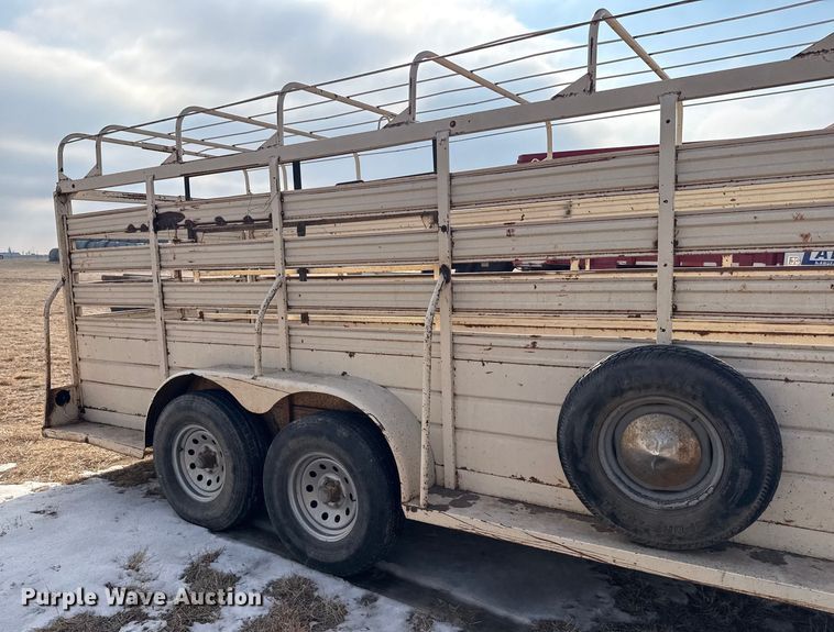 image for item EP2873 1979 W-W livestock trailer