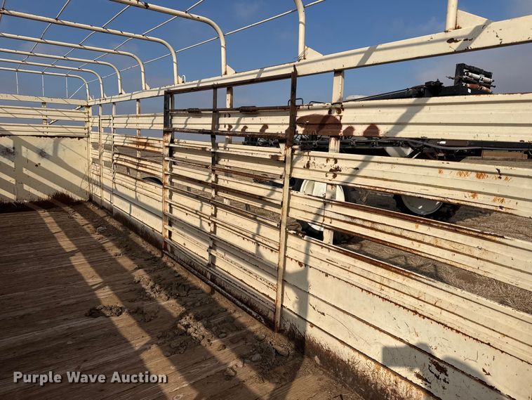 image for item EP2873 1979 W-W livestock trailer