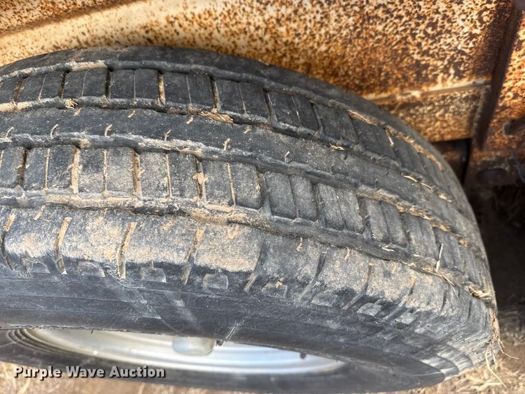 image for item EP2873 1979 W-W livestock trailer