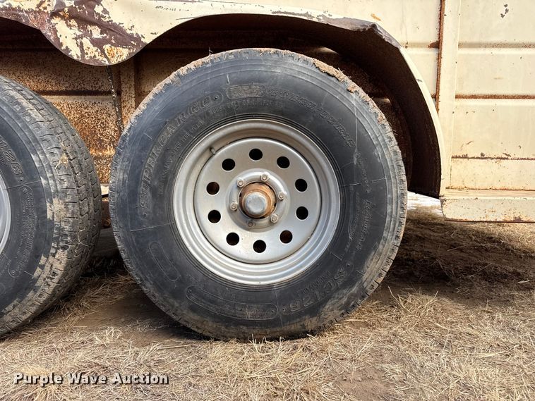 image for item EP2873 1979 W-W livestock trailer