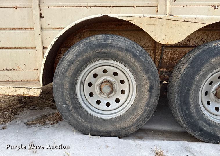 image for item EP2873 1979 W-W livestock trailer