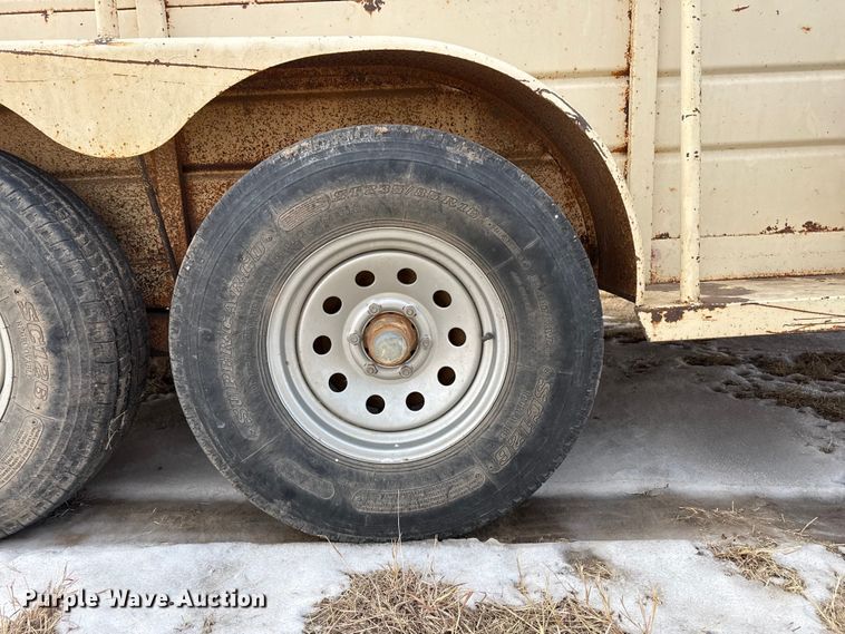 image for item EP2873 1979 W-W livestock trailer