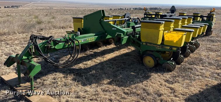 image for item EP2875 John Deere 7200 Conservation planter
