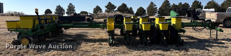 image for item EP2875 John Deere 7200 Conservation planter