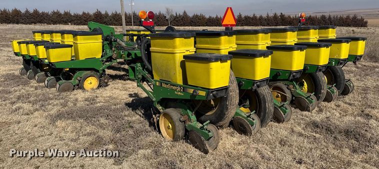 image for item EP2875 John Deere 7200 Conservation planter