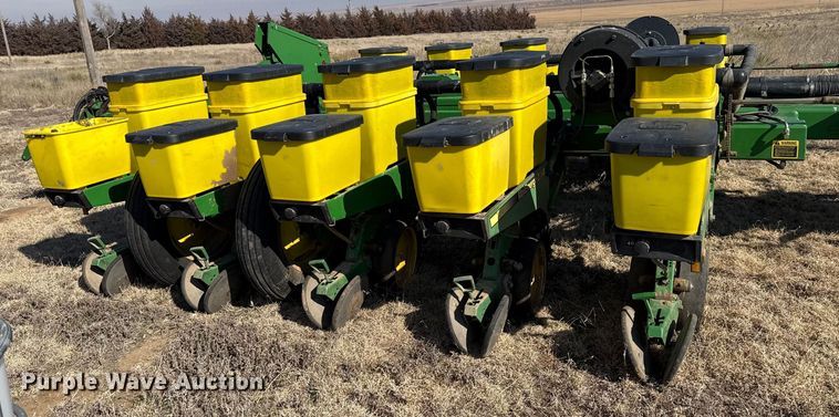 image for item EP2875 John Deere 7200 Conservation planter