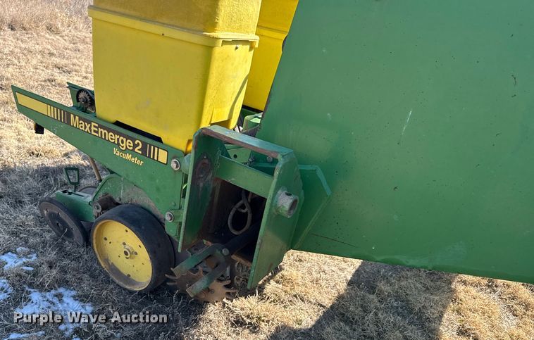 image for item EP2875 John Deere 7200 Conservation planter