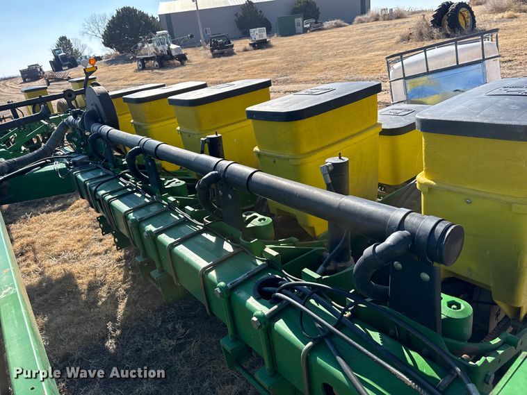 image for item EP2875 John Deere 7200 Conservation planter