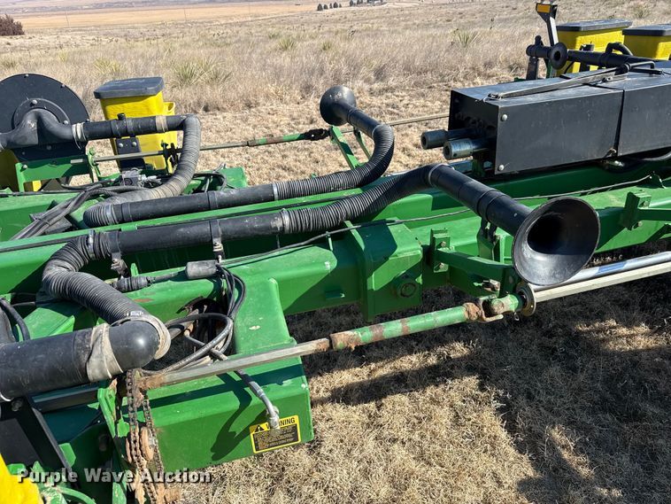 image for item EP2875 John Deere 7200 Conservation planter