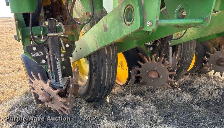 image for item EP2875 John Deere 7200 Conservation planter