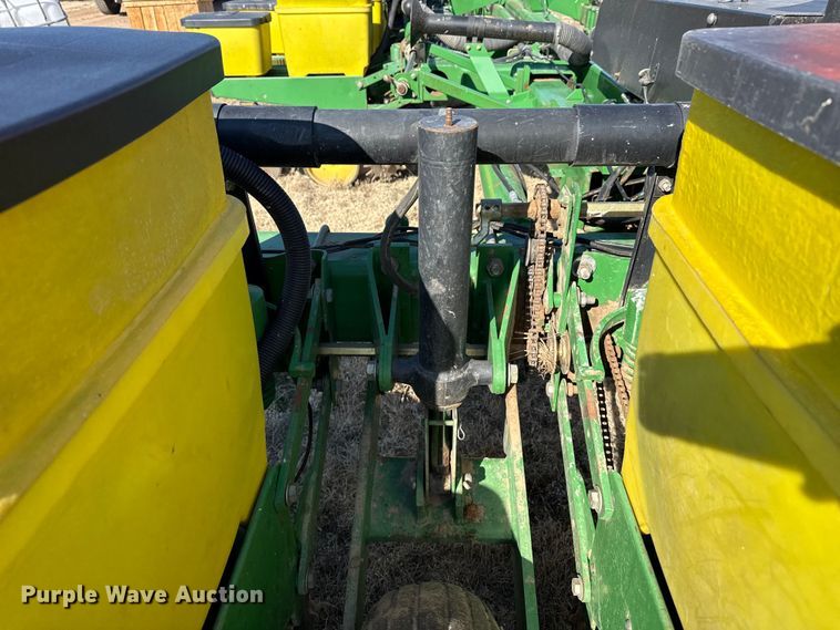 image for item EP2875 John Deere 7200 Conservation planter
