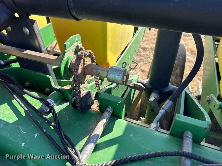 image for item EP2875 John Deere 7200 Conservation planter