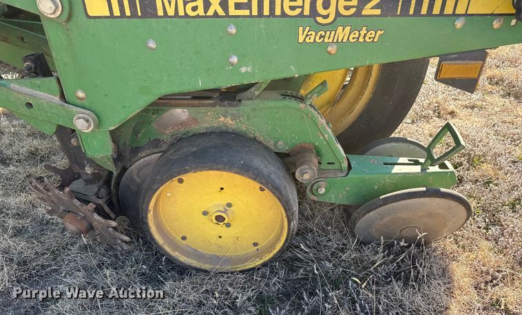 image for item EP2875 John Deere 7200 Conservation planter