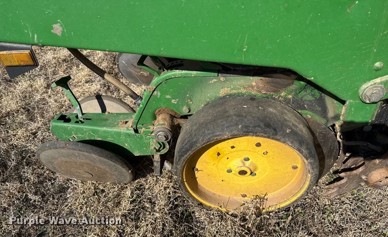 image for item EP2875 John Deere 7200 Conservation planter