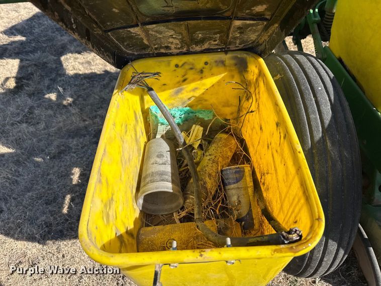 image for item EP2875 John Deere 7200 Conservation planter