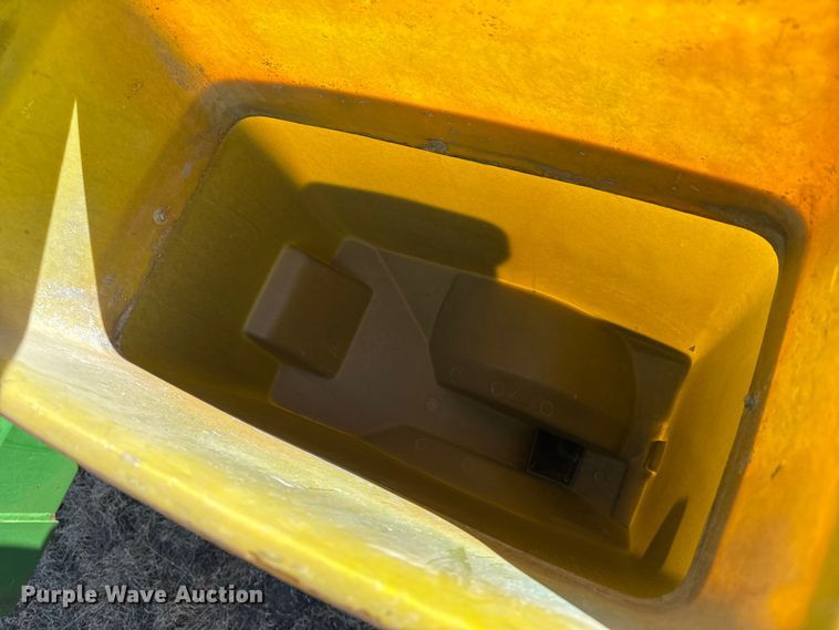 image for item EP2875 John Deere 7200 Conservation planter