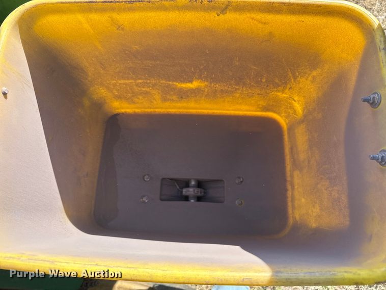 image for item EP2875 John Deere 7200 Conservation planter