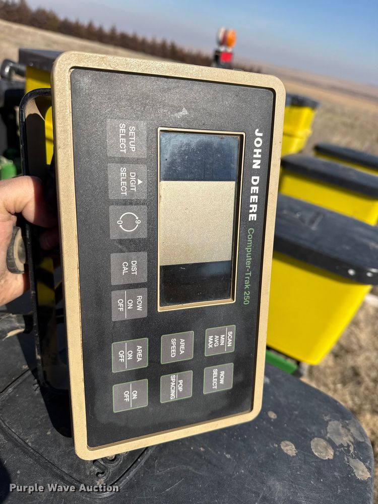 image for item EP2875 John Deere 7200 Conservation planter