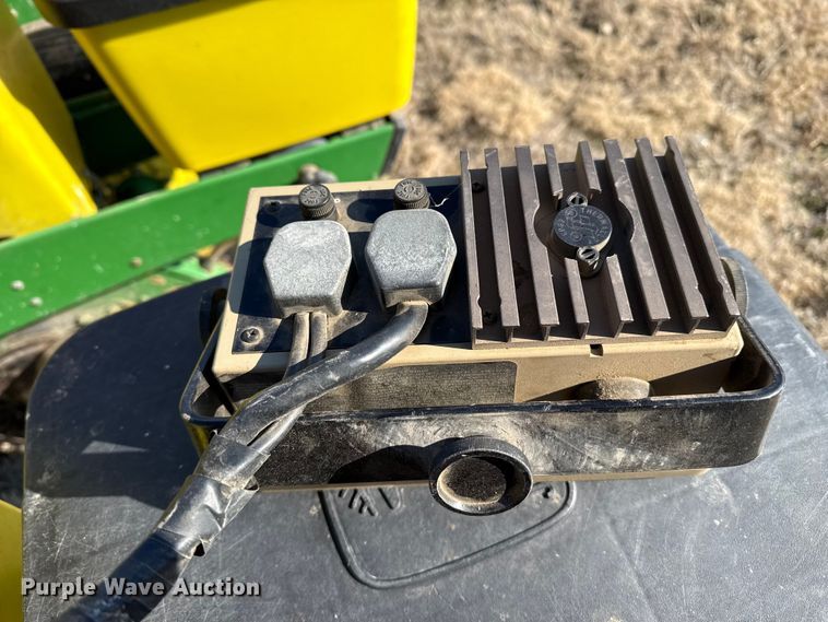 image for item EP2875 John Deere 7200 Conservation planter