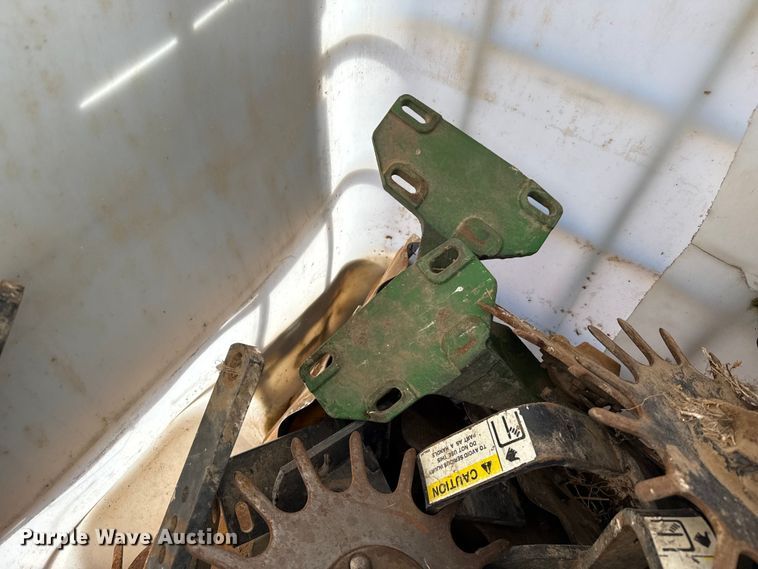 image for item EP2875 John Deere 7200 Conservation planter