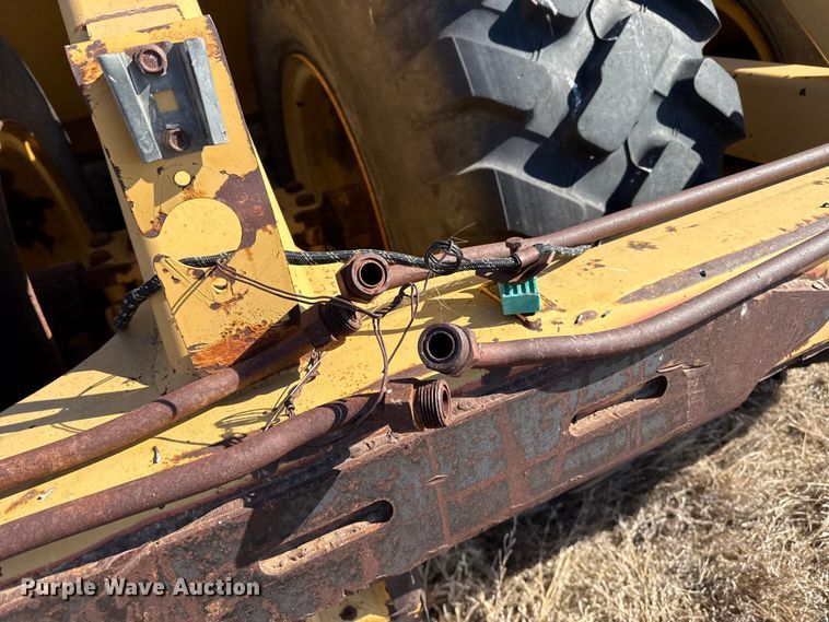 image for item EP2878 John Deere 1812C scraper