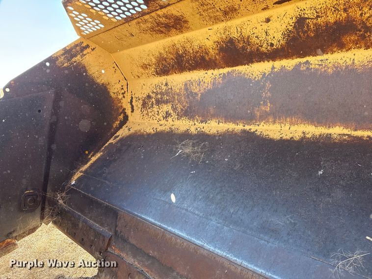 image for item EP2878 John Deere 1812C scraper