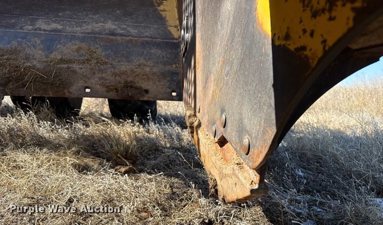 image for item EP2878 John Deere 1812C scraper