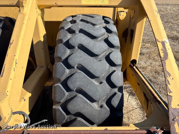 image for item EP2878 John Deere 1812C scraper