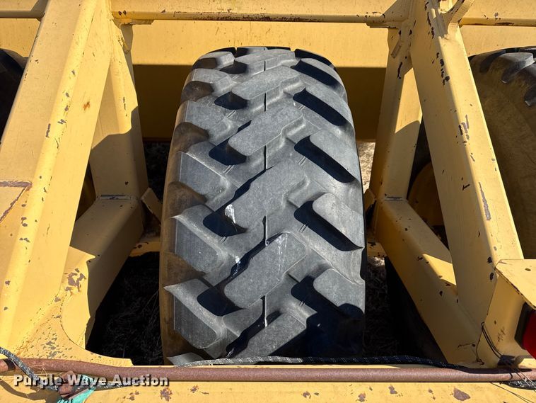 image for item EP2878 John Deere 1812C scraper