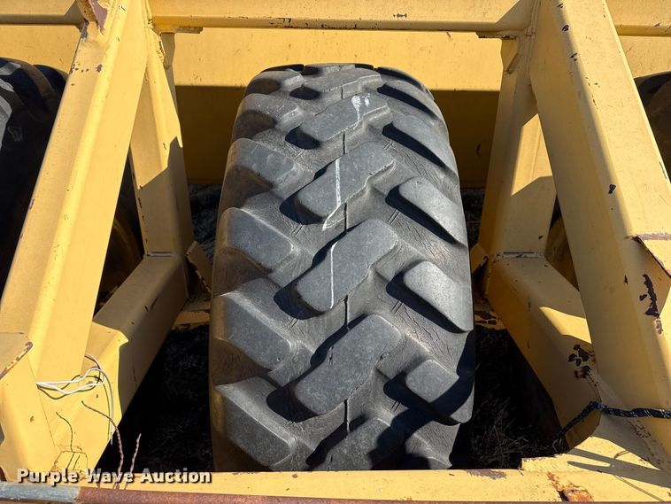 image for item EP2878 John Deere 1812C scraper