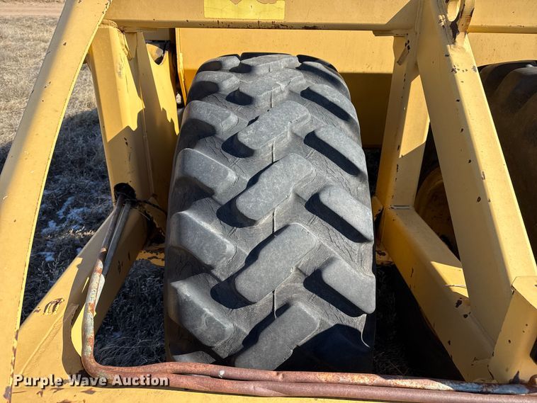 image for item EP2878 John Deere 1812C scraper