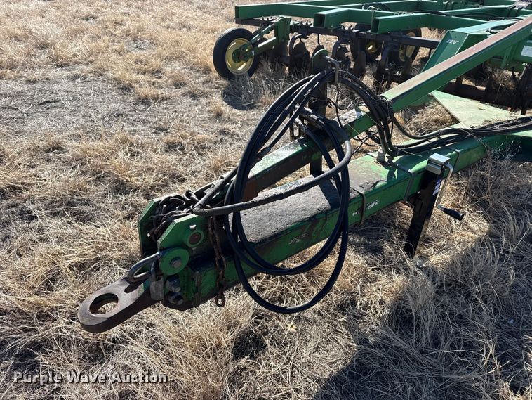 image for item EP2883 John Deere 512 disk ripper