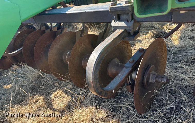 image for item EP2883 John Deere 512 disk ripper